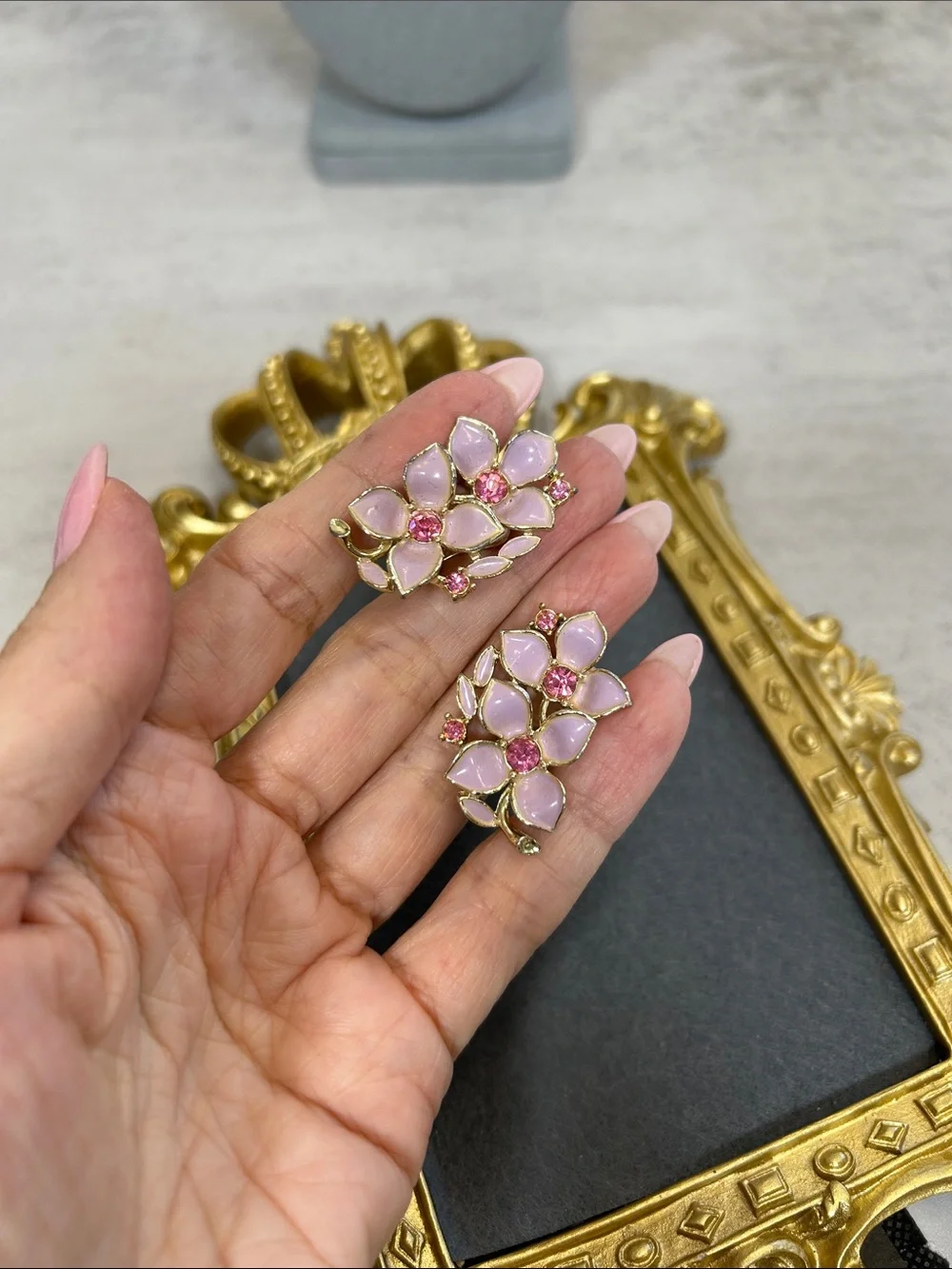Vintage Sarah Coventry Raspberry IceGold-Tone Pink Enamel Floral Clip On Earring